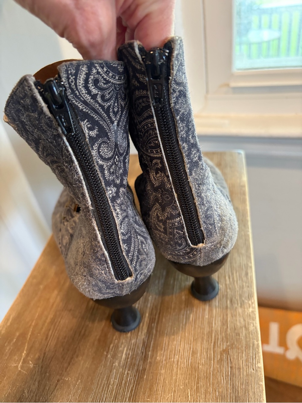 JOHN Fluevog Baroque Murillo Diamond Perforated Boot size 9 paisley print - Picture 5 of 14